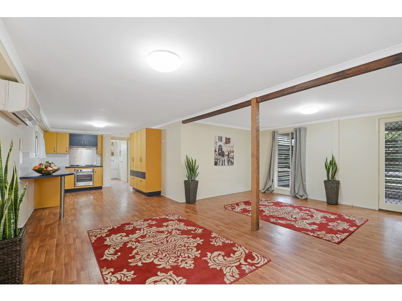 73 Peachester Rd, Beerwah QLD 4519