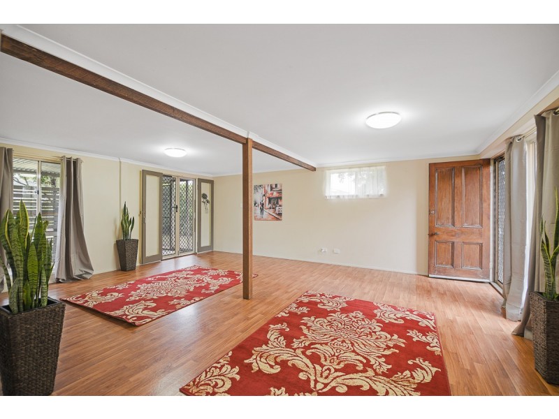 73 Peachester Rd, Beerwah QLD 4519