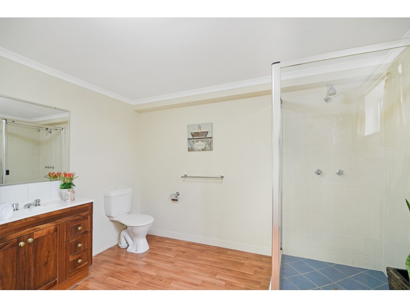 73 Peachester Rd, Beerwah QLD 4519