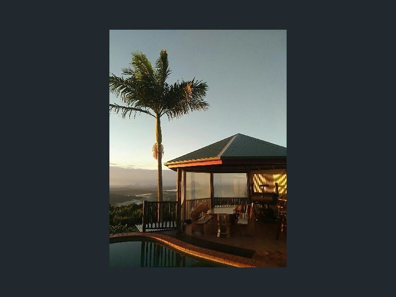 401 Mountain View Rd, Maleny QLD 4552