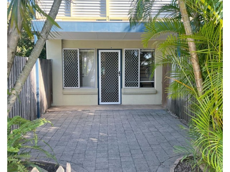 6/55 Memorial Avenue, Maroochydore QLD 4558