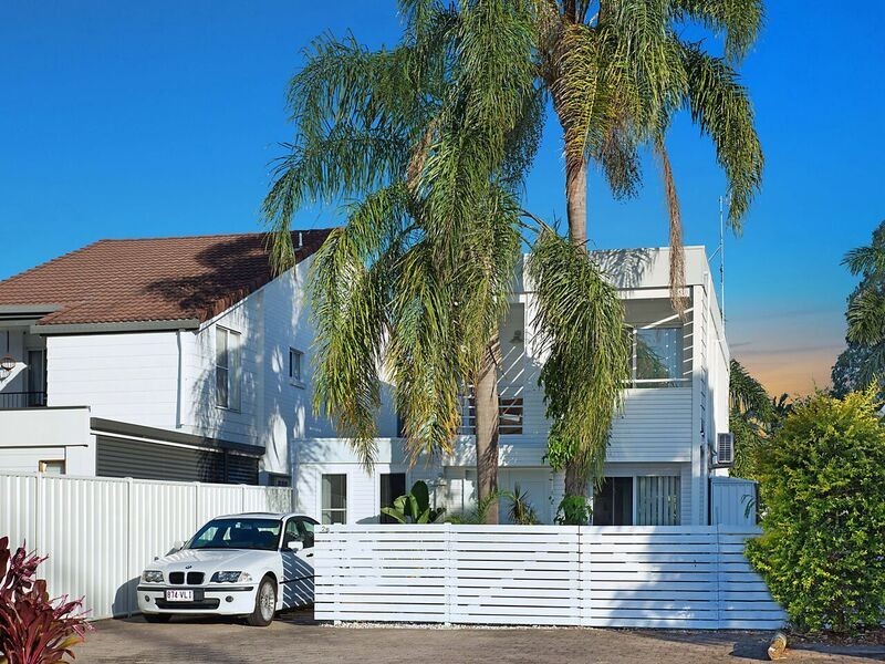 3/2-4 Admirals Ct, Mooloolaba QLD 4557