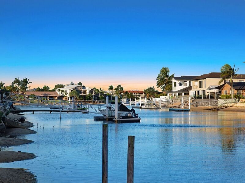 3/2-4 Admirals Ct, Mooloolaba QLD 4557