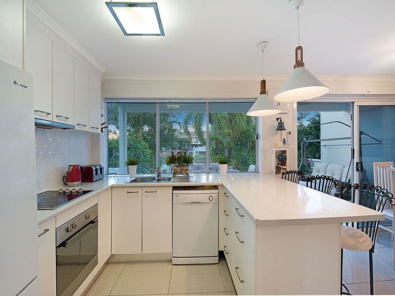 3/2-4 Admirals Ct, Mooloolaba QLD 4557
