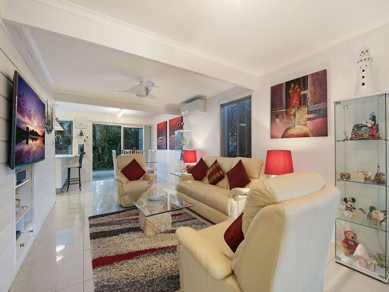 3/2-4 Admirals Ct, Mooloolaba QLD 4557