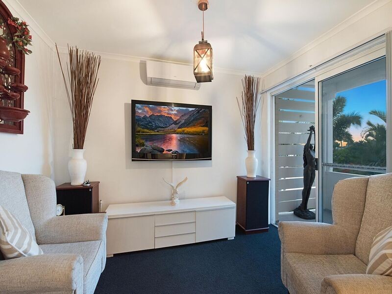 3/2-4 Admirals Ct, Mooloolaba QLD 4557