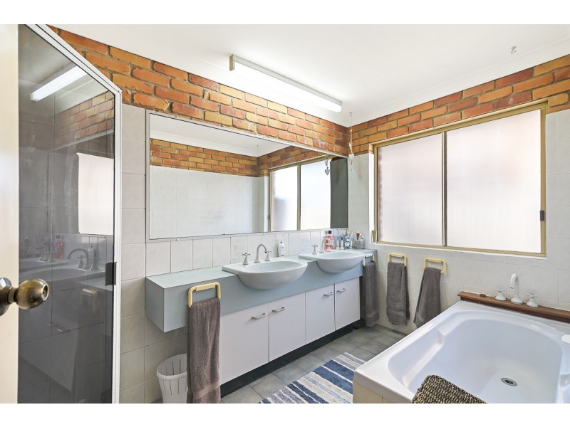 37 Currimundi Road, Currimundi QLD 4551