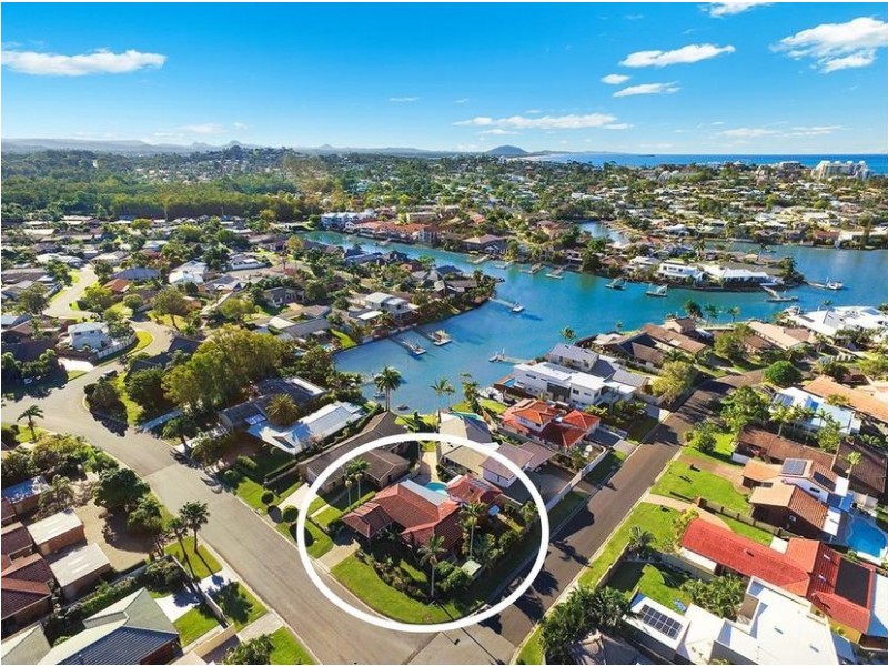 27 Carrothool Place, Mooloolaba QLD 4557
