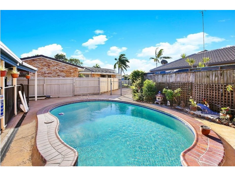 27 Carrothool Place, Mooloolaba QLD 4557