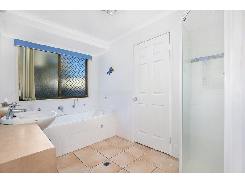 27 Carrothool Place, Mooloolaba QLD 4557