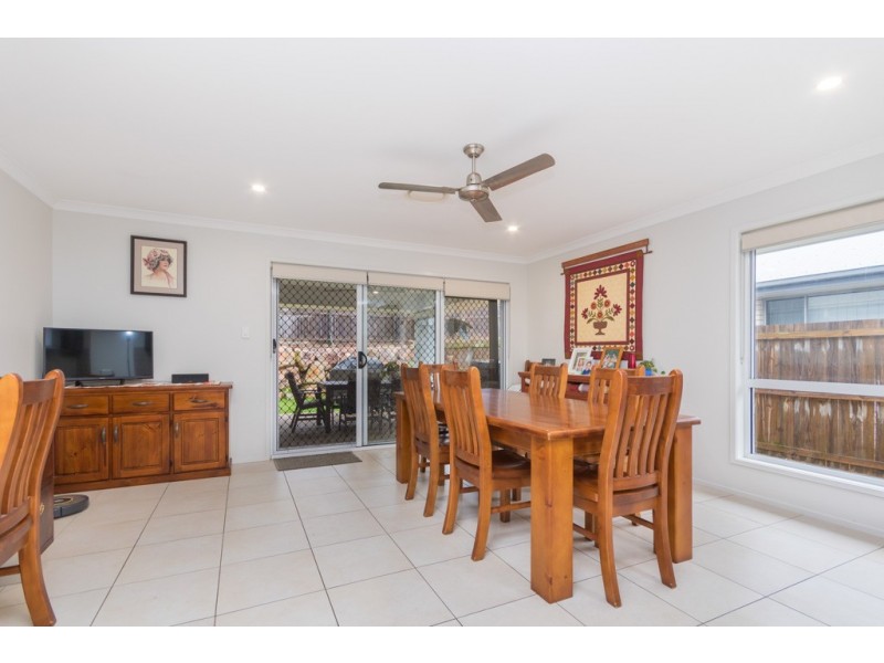35 Dickson Crescent, North Lakes QLD 4509