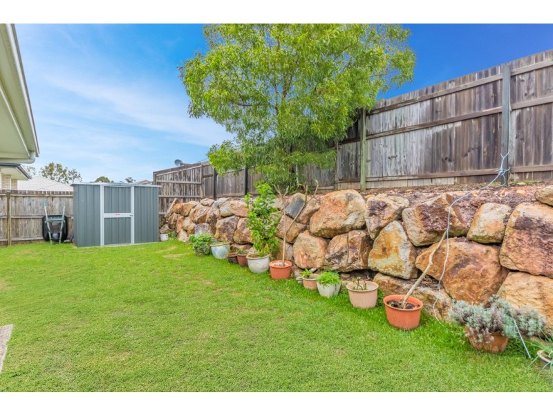 35 Dickson Crescent, North Lakes QLD 4509