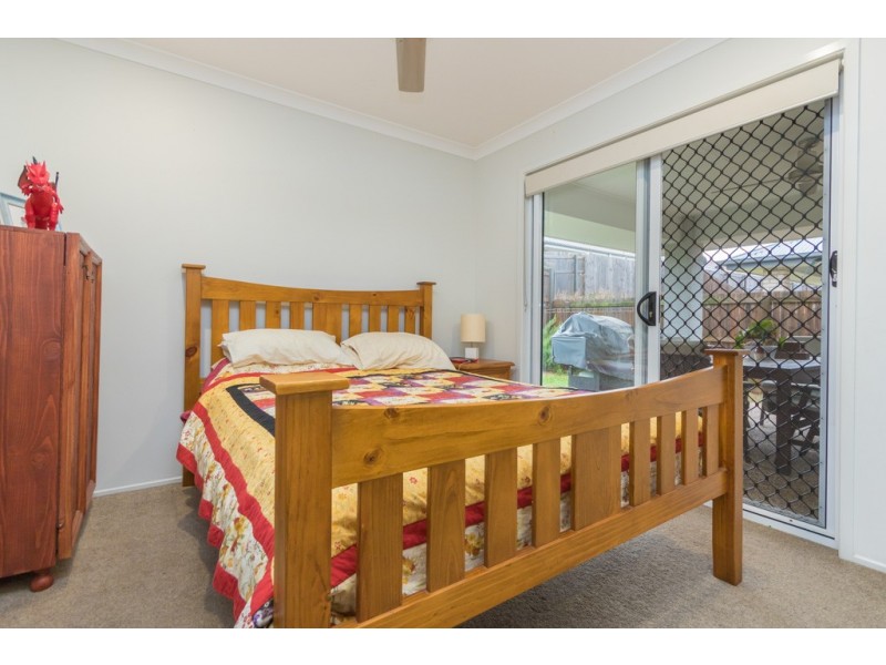 35 Dickson Crescent, North Lakes QLD 4509