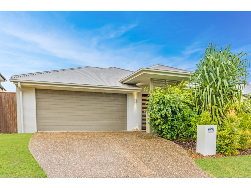 35 Dickson Crescent, North Lakes QLD 4509