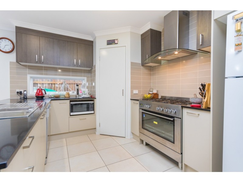 35 Dickson Crescent, North Lakes QLD 4509
