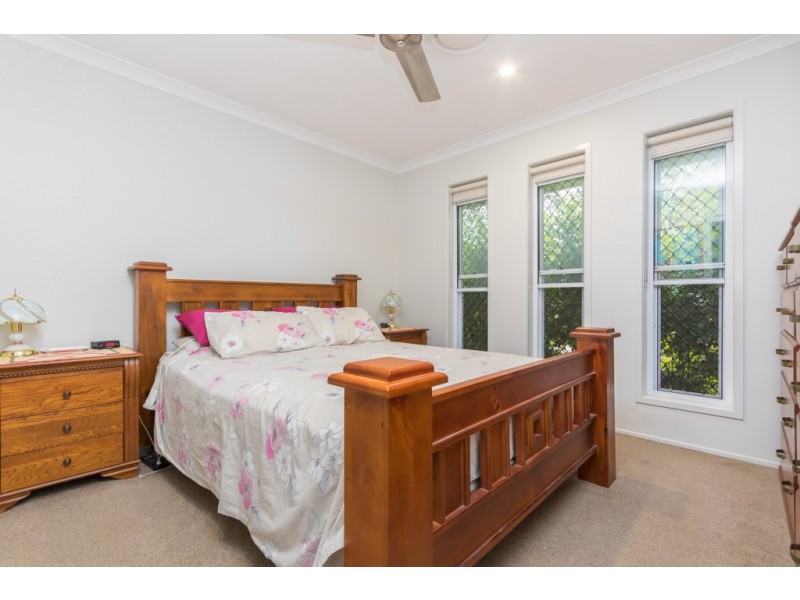 35 Dickson Crescent, North Lakes QLD 4509