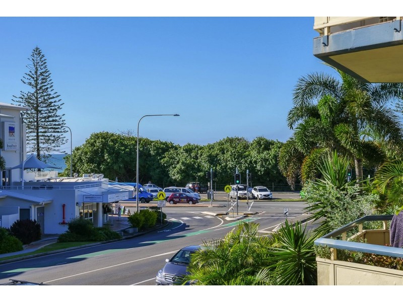 2/9 Pacific Terrace, Alexandra Headland QLD 4572