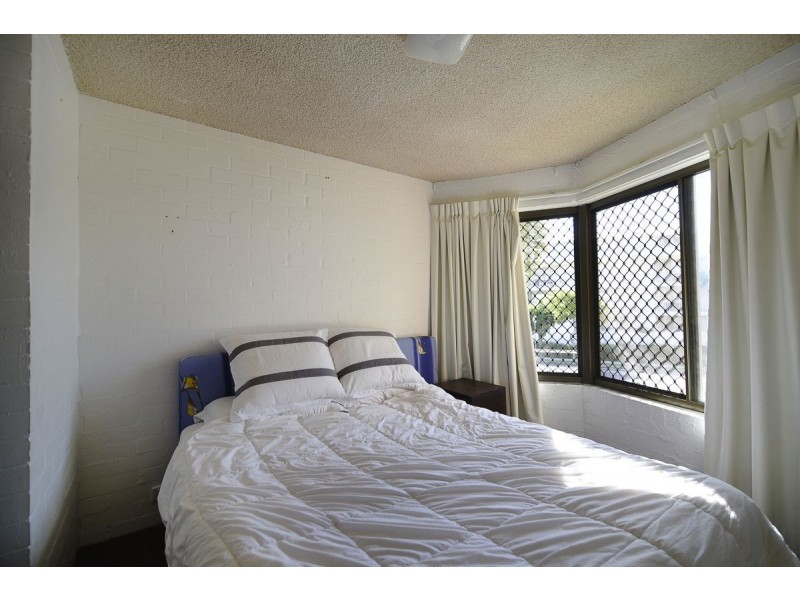 2/9 Pacific Terrace, Alexandra Headland QLD 4572