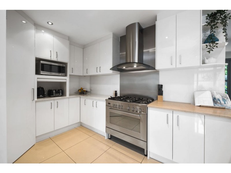 2/8 Leo Crescent, Alexandra Headland QLD 4572