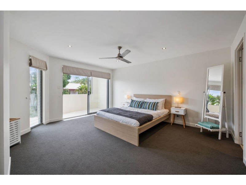 2/8 Leo Crescent, Alexandra Headland QLD 4572