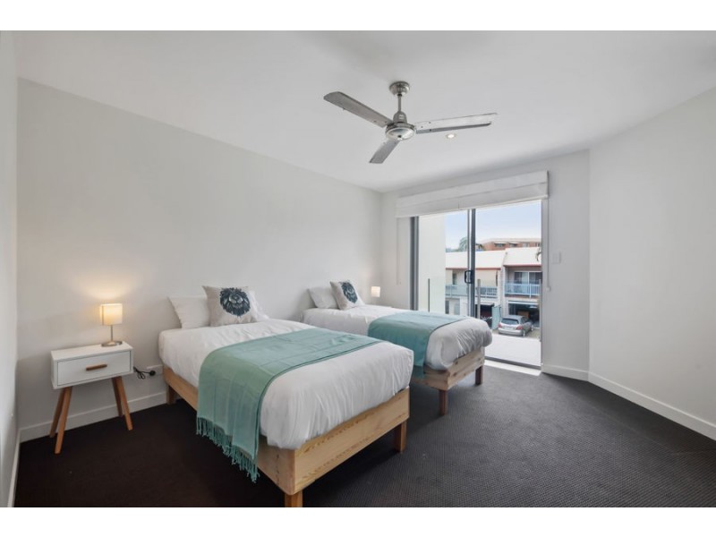 2/8 Leo Crescent, Alexandra Headland QLD 4572