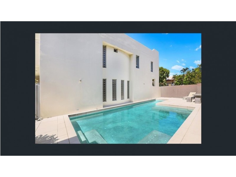 2/8 Leo Crescent, Alexandra Headland QLD 4572