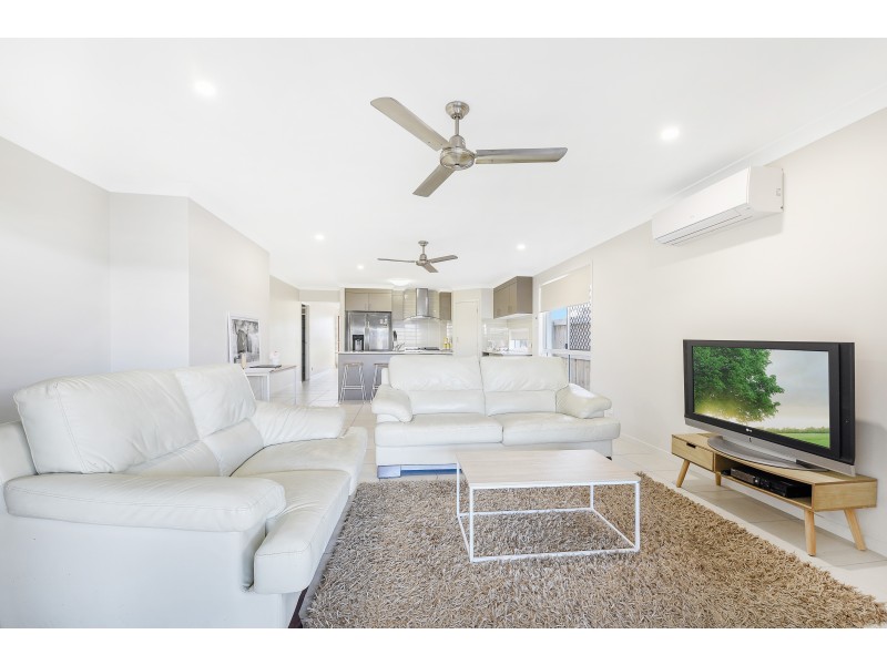 15 Teal St, Caloundra West QLD 4551