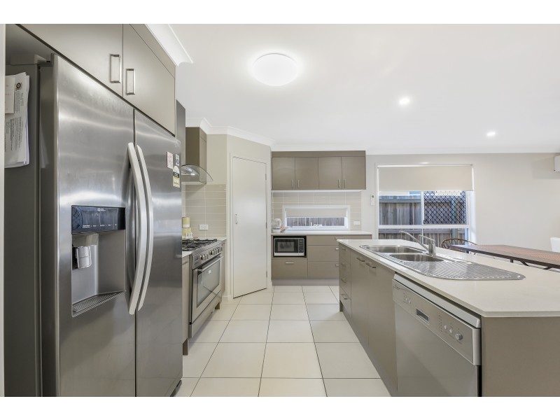 15 Teal St, Caloundra West QLD 4551
