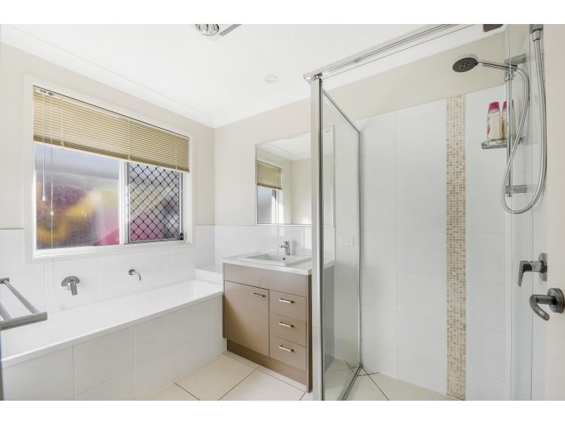 15 Teal St, Caloundra West QLD 4551