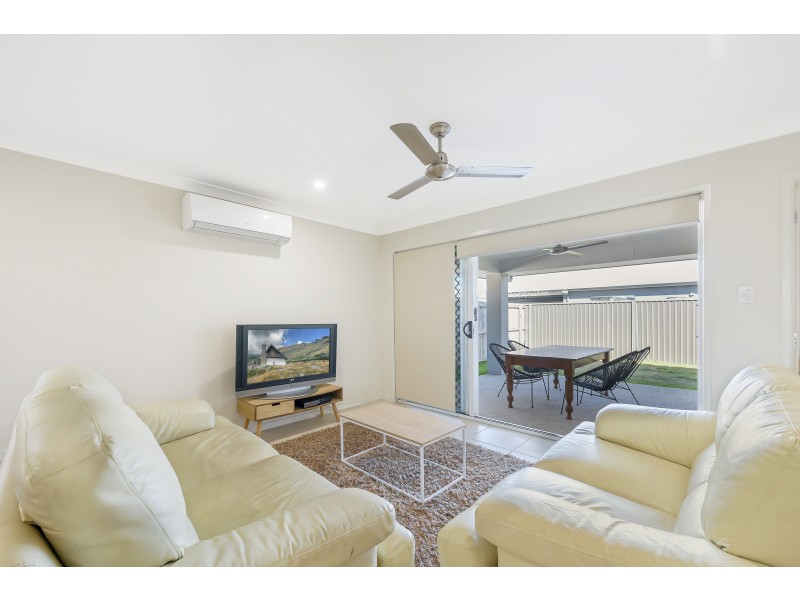 15 Teal St, Caloundra West QLD 4551