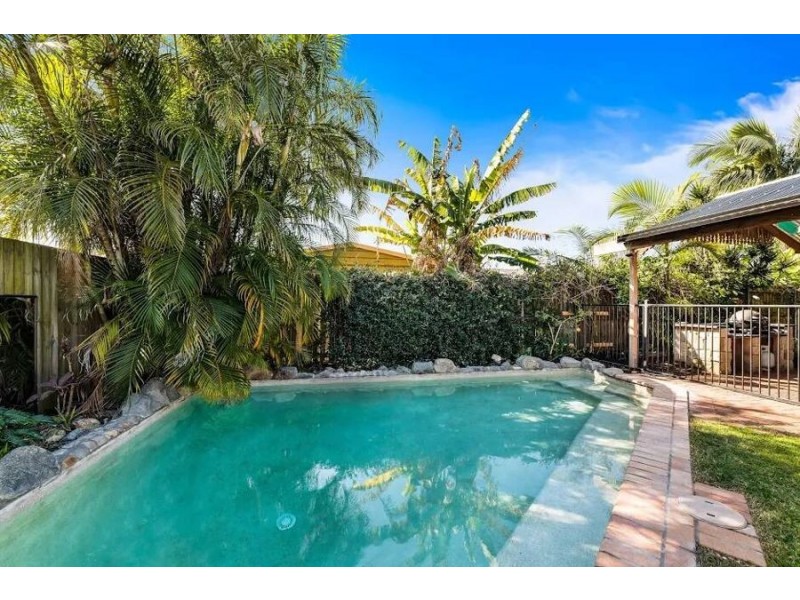 39 Balyata Crescent, Mooloolaba QLD 4557