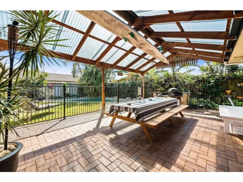 39 Balyata Crescent, Mooloolaba QLD 4557
