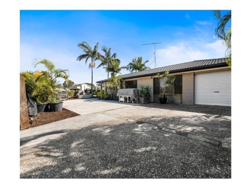 39 Balyata Crescent, Mooloolaba QLD 4557
