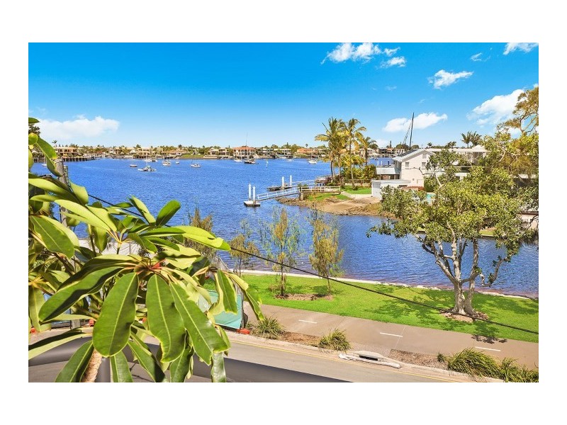 2/7 Bindaree Crescent, Mooloolaba QLD 4557