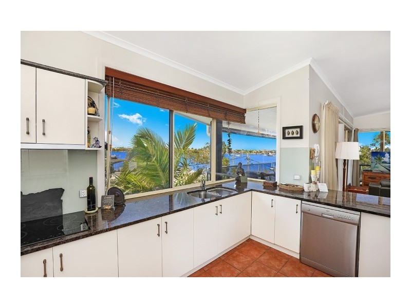 2/7 Bindaree Crescent, Mooloolaba QLD 4557