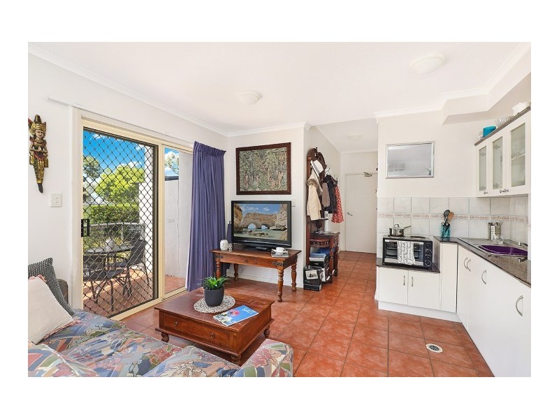 2/7 Bindaree Crescent, Mooloolaba QLD 4557