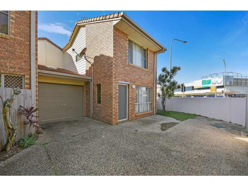 2/10 Mungar St, Maroochydore QLD 4558