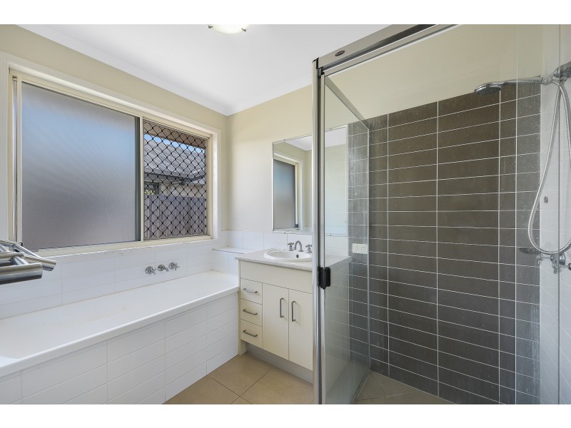 4 Mansell St, Meridan Plains QLD 4551
