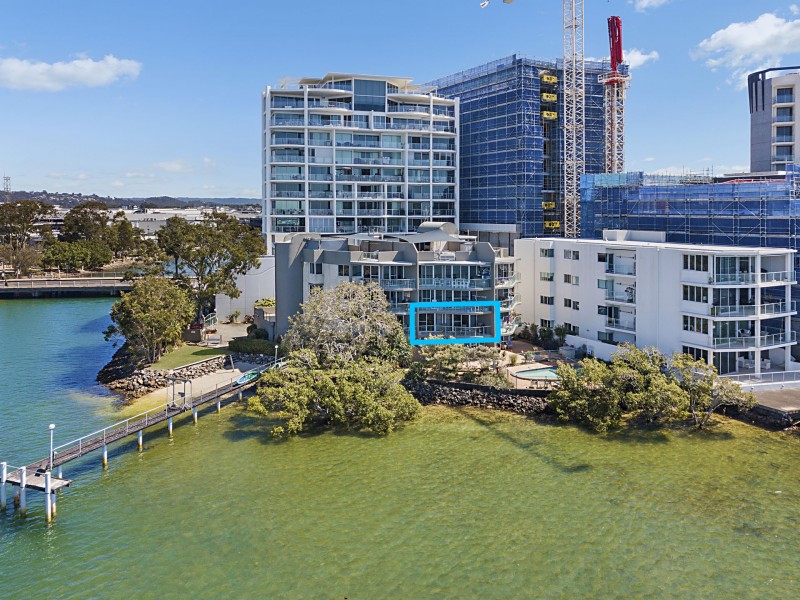 3/2 Duporth Avenue, Maroochydore QLD 4558
