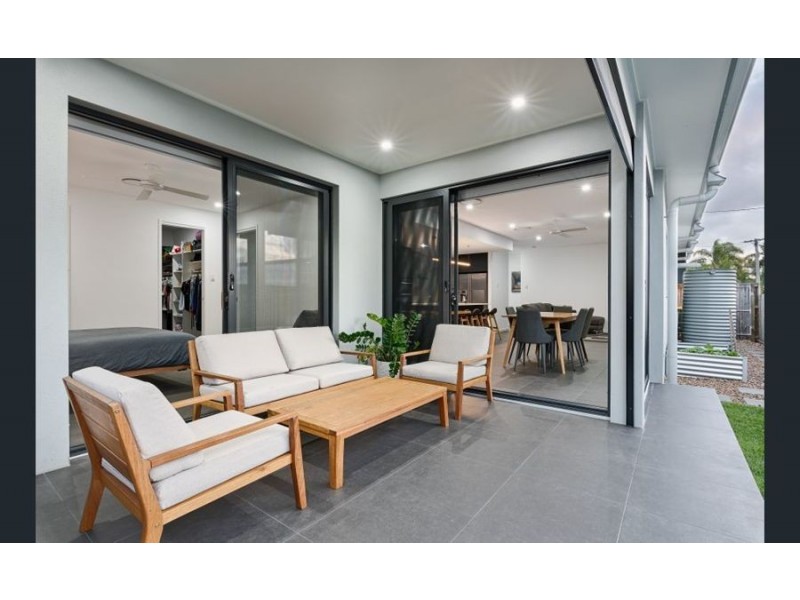 1/7 Wotama Ct, Mooloolaba QLD 4557