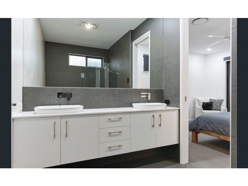 1/7 Wotama Ct, Mooloolaba QLD 4557