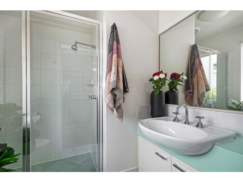 1 38 Toorumbee Drive, Mooloolaba QLD 4557