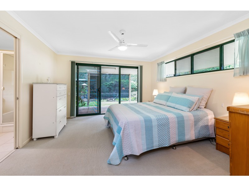 16 Rainbow Park Dr, Mapleton QLD 4560