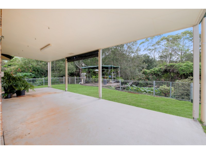 16 Rainbow Park Dr, Mapleton QLD 4560