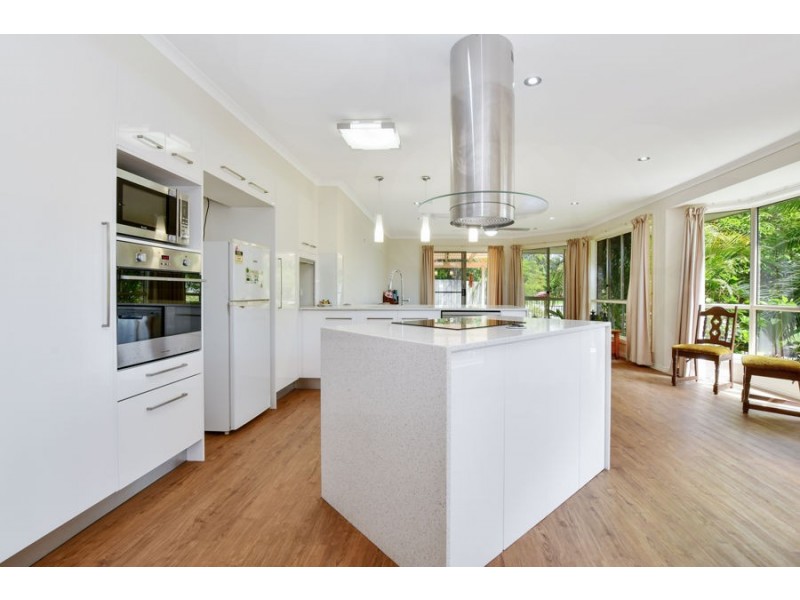 37 Fernleigh Crescent, Mooloolaba QLD 4557