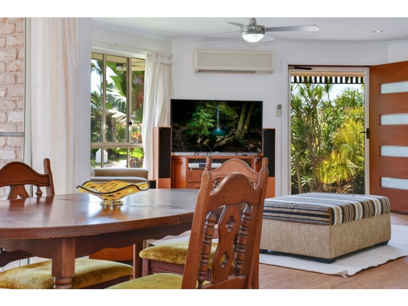 37 Fernleigh Crescent, Mooloolaba QLD 4557