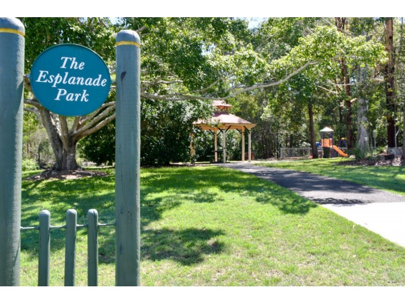 37 Fernleigh Crescent, Mooloolaba QLD 4557