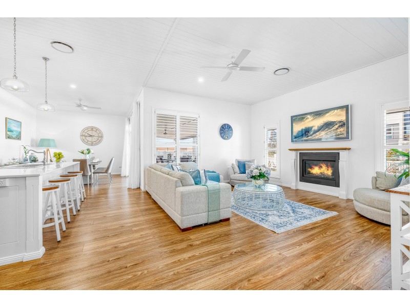 67 Macintyre Cres, Pelican Waters QLD 4551