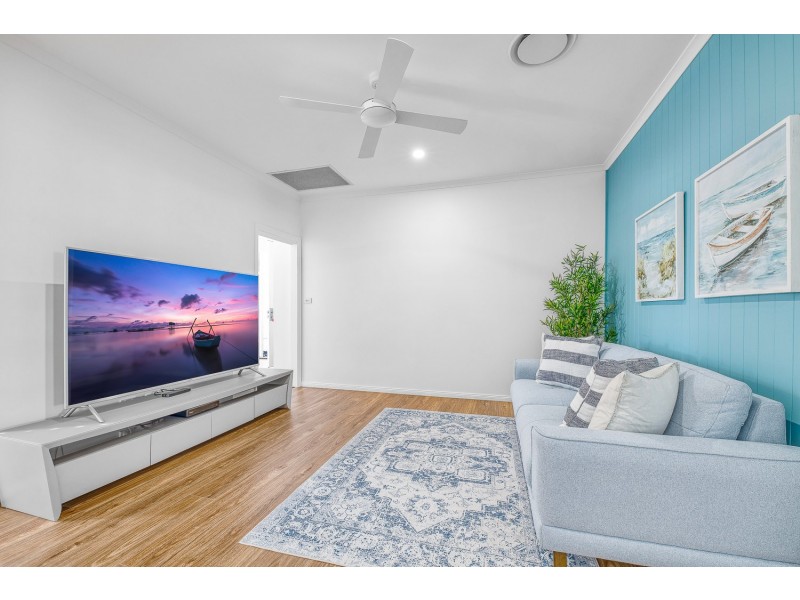 67 Macintyre Cres, Pelican Waters QLD 4551