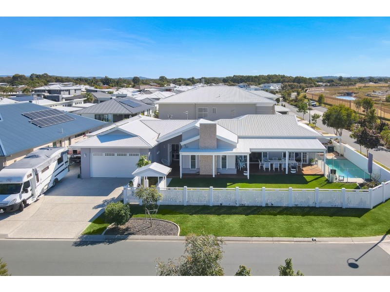 67 Macintyre Cres, Pelican Waters QLD 4551